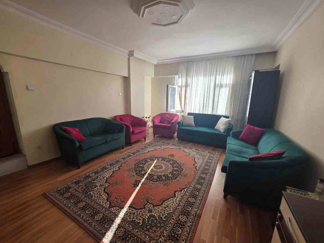EYÜPSULTAN AKŞEMSETTİNDE 2+1 EŞYALI KİRALIK DAİRE
