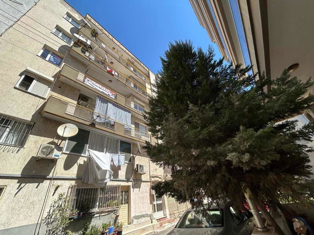 KARŞIYAKA' DA SATILIK BOŞ DAIRE
