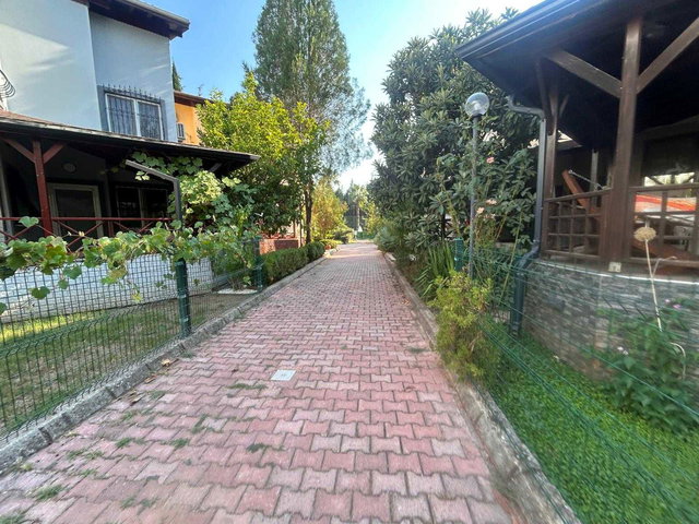 DÖŞEMEALTI NEBILER PERYA SITESI'NDE, DÖRT CEPHESI AÇIK, GENIŞ BAHÇELI VE KIŞ BAHÇELI ÖZEL VILLA