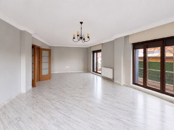 ÖRCÜN VILLALARI'NDA ÖZEL TASARIM SATILIK VILLA