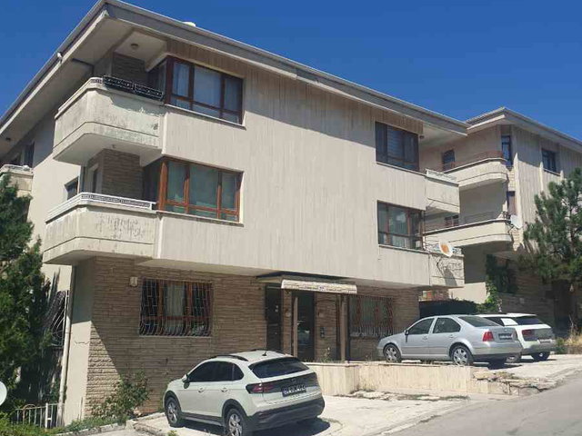 GOP BÜYÜKESAT SEYYAH SOKAK'TA SATILIK 4+1 DAİRE