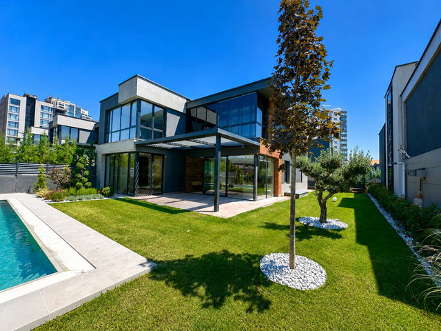 SİTE İÇERİSİNDE SIFIR HAVUZLU 6 ODALI VİLLA | 600 M² ARSA | KAPALI GARAJ