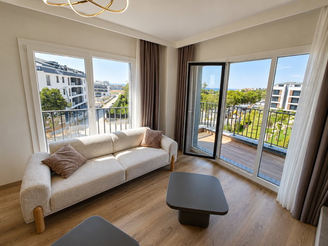 BÜYÜKÇEKMECE CELALİYE LÜKS SİTEDE SATILIK SIFIR 2+1 DAİRE