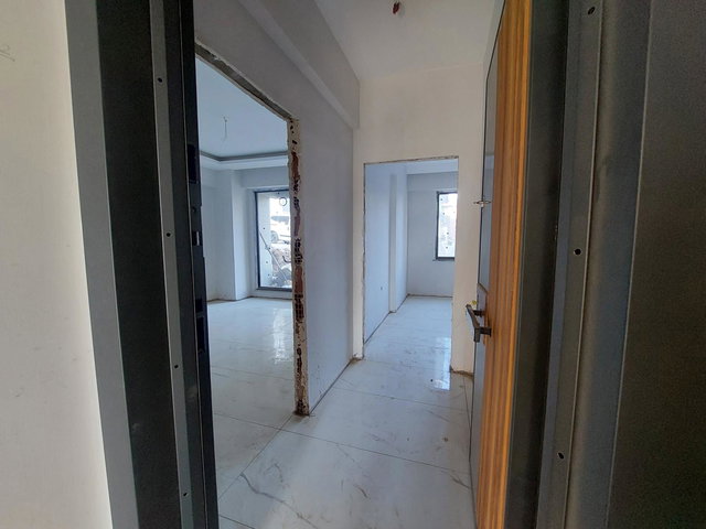 ÇANAKKALE MERKEZ KARACAÖRENDE SOSYAL DONATILI SİTEDE SATILIK 1+1