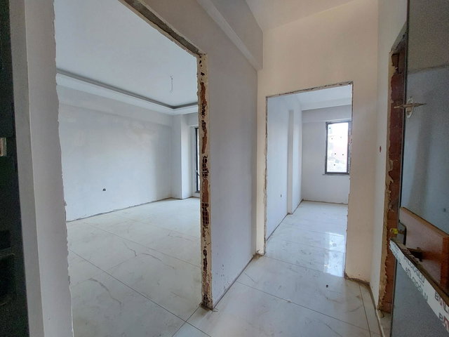 ÇANAKKALE MERKEZ KARACAÖRENDE SOSYAL DONATILI SİTEDE SATILIK 1+1