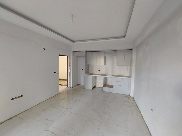 ÇANAKKALE MERKEZ KARACAÖRENDE SOSYAL DONATILI SİTEDE SATILIK 1+1