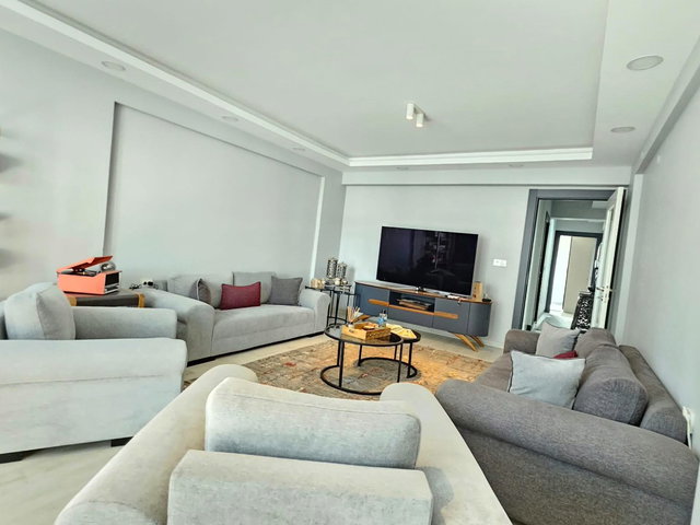 REMAX BEYAZ KAYAPA MAH. HAVUZLU SITEDE SATILIK 3+1 DAIRE