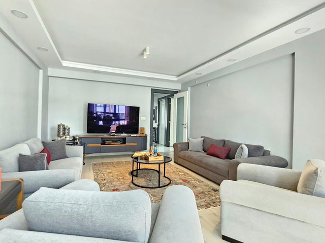 REMAX BEYAZ KAYAPA MAH. HAVUZLU SITEDE SATILIK 3+1 DAIRE