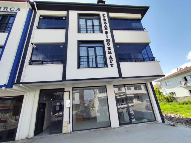REMAX DEM'DEN CADDE ÜZERİNDE 1+1 EŞYALI DAİRE