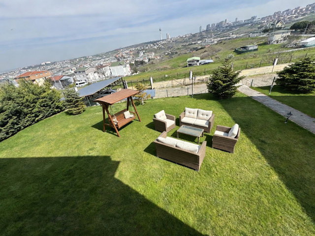 BÜYÜKÇEKMECE’DE SİTE İÇİNDE 2020 YAPIMI 4+1 | 200 M² NET | BAHÇE KATI
