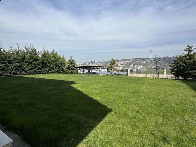 BÜYÜKÇEKMECE’DE SİTE İÇİNDE 2020 YAPIMI 4+1 | 200 M² NET | BAHÇE KATI