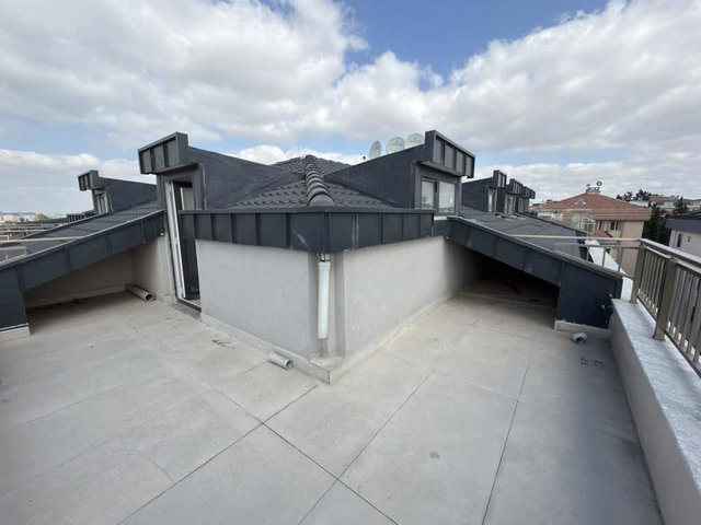 BAKIRKÖY’DE SIFIR 3+2 | 220 M² BRÜT  | 5. KAT (ÇATI KATI) | 3 BANYO