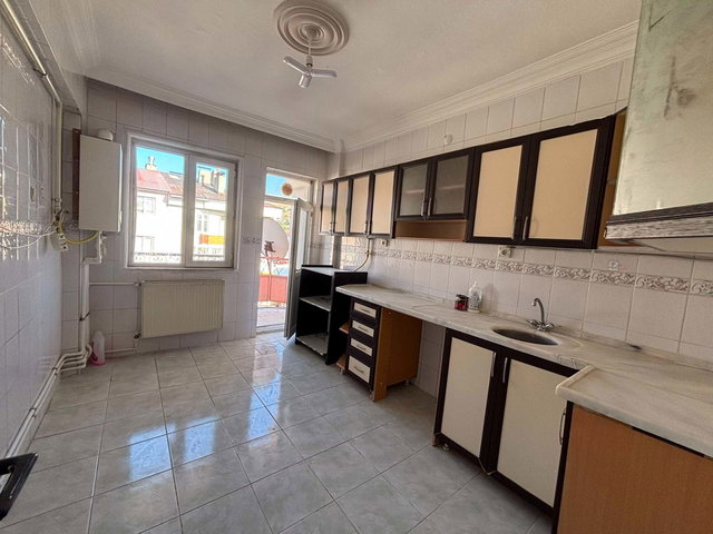 REMAX İLKE'DEN ŞÜKRÜPAŞA'DA 3+1 SATILIK DAİRE