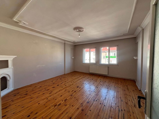 REMAX İLKE'DEN ŞÜKRÜPAŞA'DA 3+1 SATILIK DAİRE