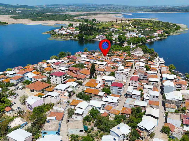REMAX BEYAZ GÖLYAZI KÖYÜNDE KİRALIK 2+1 DAİRE