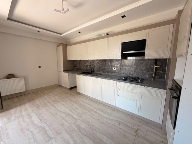 REMAX ARTIS'TEN YILDIZKENT'DE KIRALIK BULVAR CEPHE LÜKS 4+1DAIRE