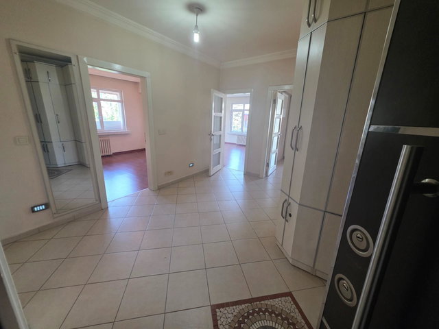 NERMIN MEHMET ÇEKIÇ A.LISESI YAKINI  MERKEZ 84 SITESI 125 M2 3+1 BOŞ