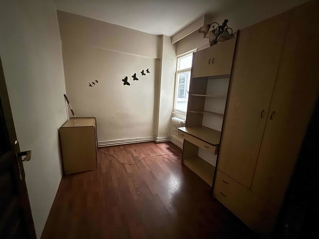 ŞIRINEVLER METROBÜSE 5 DK EŞYALI  3+1 KİRALIK ASANSÖRLÜ