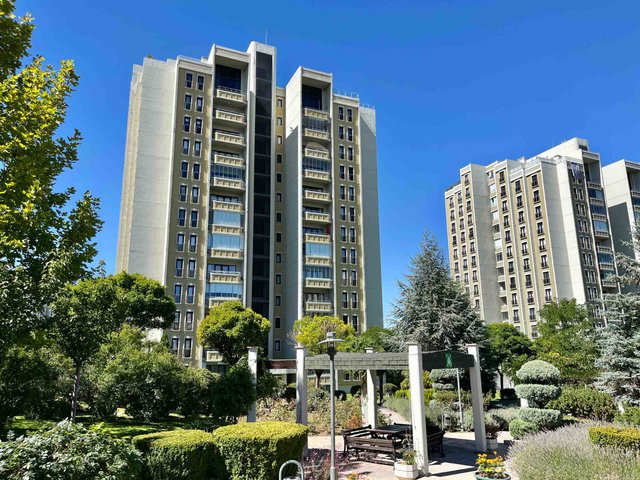 ZİRVEKENT ZAMBAK SİTESİNDE BOŞ 4+1 KİRALIK DAİRE