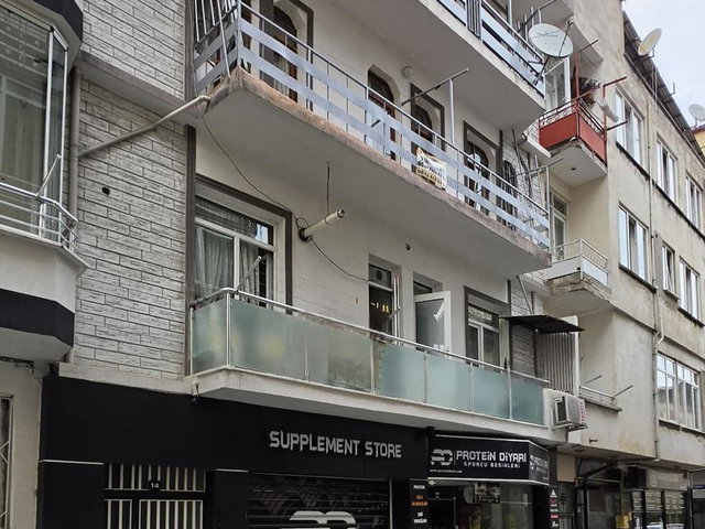 ŞEHRİN TAM MERKEZİNDE, EŞYALI KİRALIK 2+1 FIRSATI