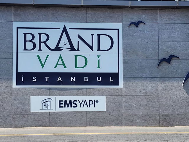 BRAND VADİ İSTANBUL’DA ÖZEL HAVUZLU, GENİŞ BAHÇELİ NATAMAM 5+1 DUBLEKS VİLLA