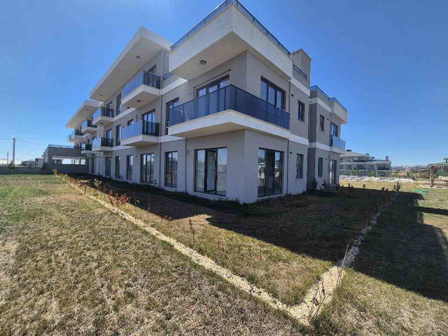 ÖNERLER DREAM HOUSE SİTESİNDE BAHÇE KULLANIMLI KİRALIK DAİRE
