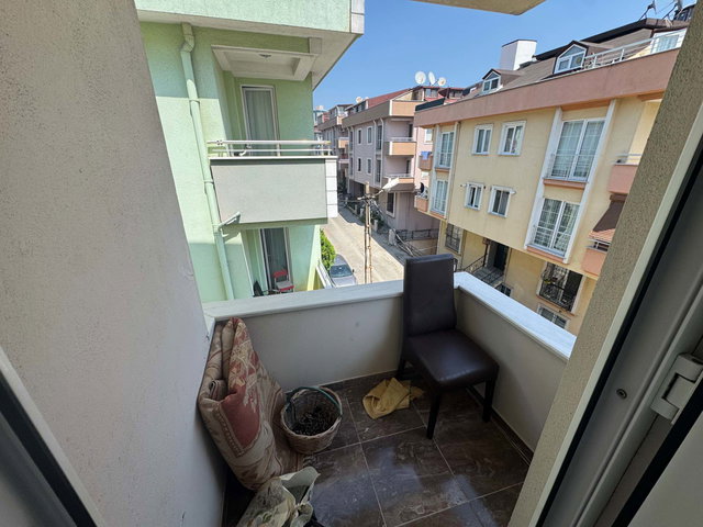 KAYIŞDAĞI MAHALLESİ NDE METROYA VE ANA CADDEYE ÇOK YAKIN 3+1 DAİRE