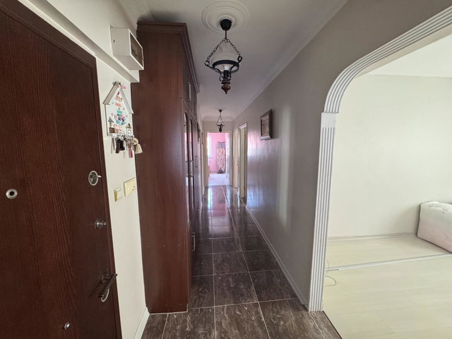 KAYIŞDAĞI MAHALLESİ NDE METROYA VE ANA CADDEYE ÇOK YAKIN 3+1 DAİRE