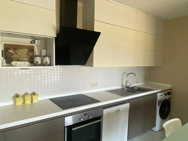 MAVİŞEHİR MODDA SİTESİ’NDE HAVUZ CEPHELİ, EŞYALI 2+1 KİRALIK DAİRE