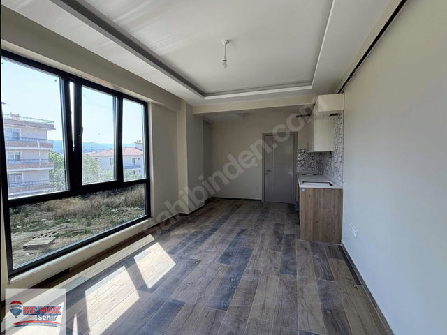 REMAX ŞEHİR 'DEN DEVLET HASTANESINE KOMŞU 1 + 1 SATILIK DAIRE