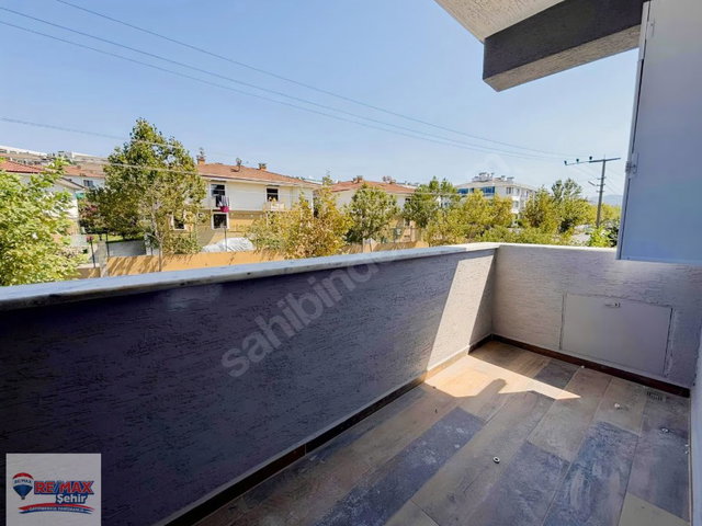 REMAX ŞEHİR 'DEN DEVLET HASTANESINE KOMŞU 1 + 1 SATILIK DAIRE