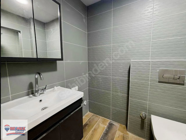 REMAX ŞEHİR 'DEN DEVLET HASTANESINE KOMŞU 1 + 1 SATILIK DAIRE