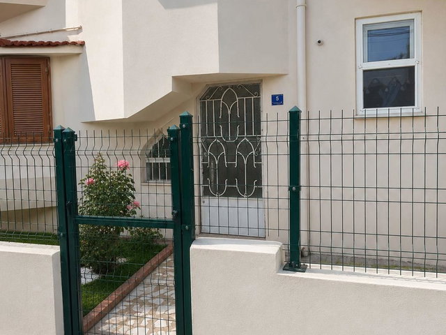 GÜZELÇAMLI SAHILE YÜRÜME MESAFESINDE DENİZE 1 PARSEL 3 CEPHELI 2+1 SATILIK BAHÇE KATI