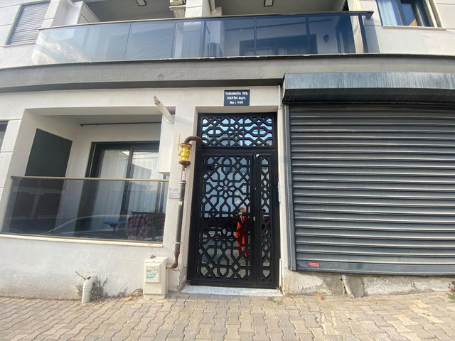 192 BAYRAKLI GÜMÜŞPALA'DA ARA KAT, BALKONLU 2+1 DAİRE