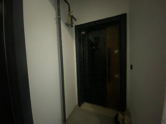 192 BAYRAKLI GÜMÜŞPALA'DA ARA KAT, BALKONLU 2+1 DAİRE