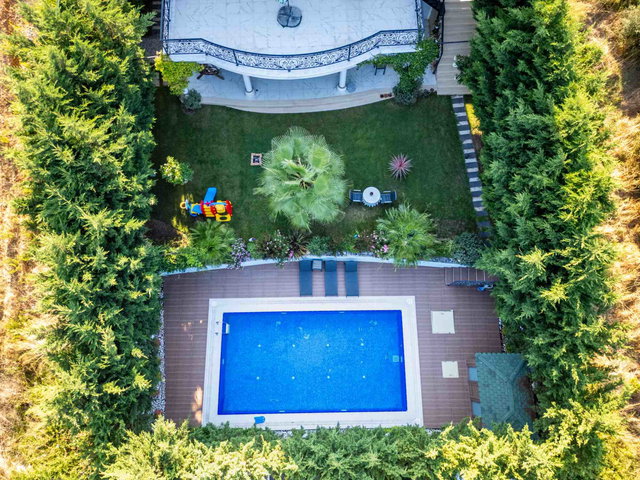 DRAGOS'TA DENIZ VE ORMAN MANZARALI 4+2 SATILIK MÜSTAKIL VILLA