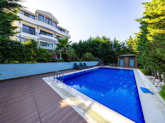 DRAGOS'TA DENIZ VE ORMAN MANZARALI 4+2 SATILIK MÜSTAKIL VILLA