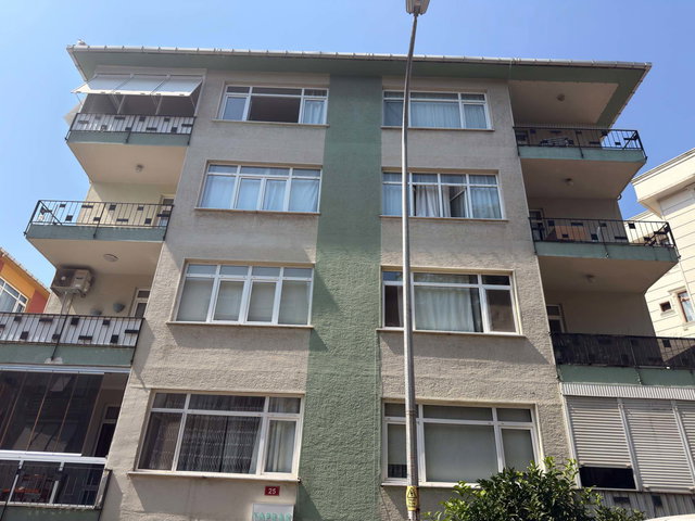KADIKÖY ACIBADEM’DE CADDEYE 1 PARALEL • 3+1 • ÇİFT BALKON • KOMBİLİ • BOŞ
