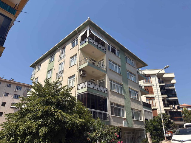 KADIKÖY ACIBADEM’DE CADDEYE 1 PARALEL • 3+1 • ÇİFT BALKON • KOMBİLİ • BOŞ