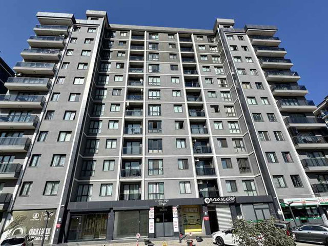 ESENYURT BARBAROS HAYRETTIN PAŞA MAHALLESI’NDE TUTKU LIFE CENTER’DA 2 + 1 93 METRE² SITE IÇI CEPHE