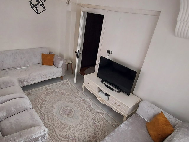 KÜÇÜKÇEKMECE KANARYA MAHALLESİNDE 2+1 SATILIK DAİRE
