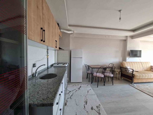 REMAX DEM'DEN YENİ HASTANE YAKINI CADDEÜSTÜ 1+1 EŞYALI DAİRE