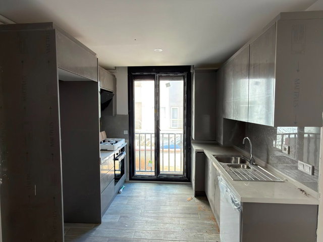 ERENKÖY DEĞERBİLİR SOKAKTA 1+1 70 M2 SATILIK GÜNEY CEPHE