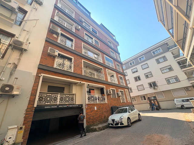 15 KARŞIYAKA DEDEBAŞINDA 2+1 SATILIK DAİRE KAPALI OTOPARKLI