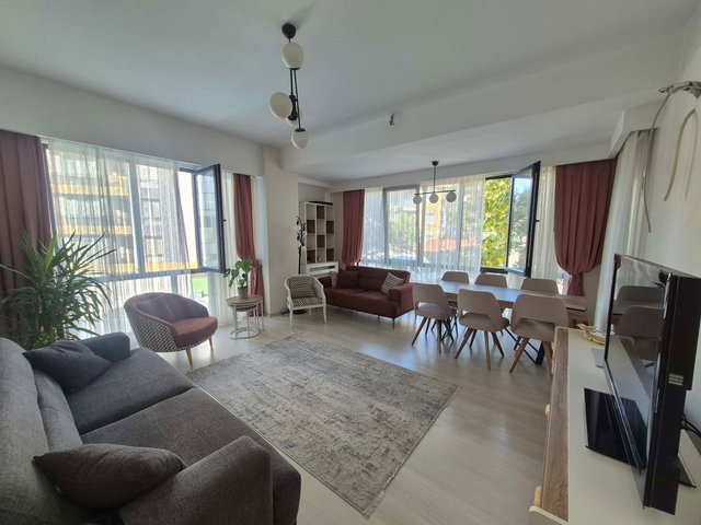 ATAŞEHİR ESATPAŞA MARMARAMS SİTESİ ARA KAT KİRALIK 3+1 DAİRE