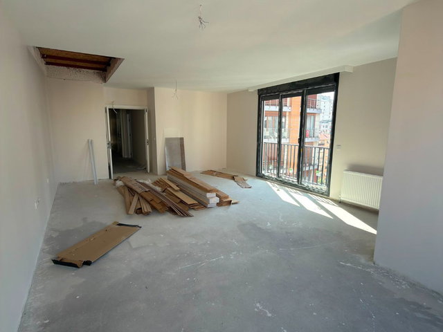 ERENKÖY DEĞERBİLİR SOKAKTA SIFIR 4+1 180 M² ÇİFT CEPHE SATILIK