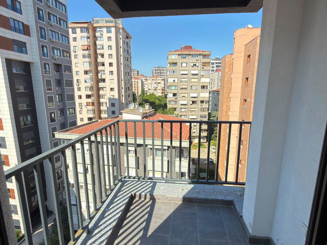 ERENKÖY DEĞERBİLİR SOKAKTA SIFIR 4+1 180 M² ÇİFT CEPHE SATILIK