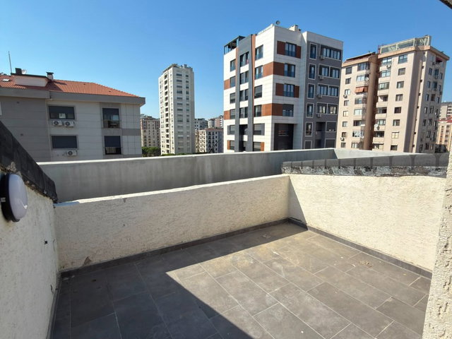 ERENKÖY DEĞERBİLİR SOKAKTA SIFIR 4+1 180 M² ÇİFT CEPHE SATILIK