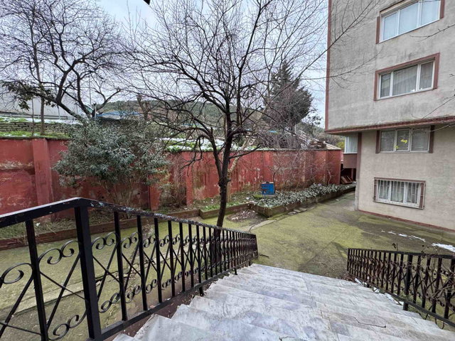 FENERBAHÇE BLOKLARI'NDA YEDİTEPE ÜNİVERSİTESİ'NE 200 M 2+1 80 M² BALKONLU ANKASTRELİ GİRİŞ KAT