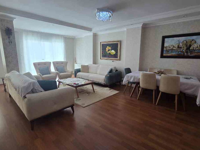 AVCILAR DENİZKÖŞKLER’DE 3+2 GENİŞ 230 M² DAİRE | DOĞU-GÜNEY CEPHE | BALKONLU